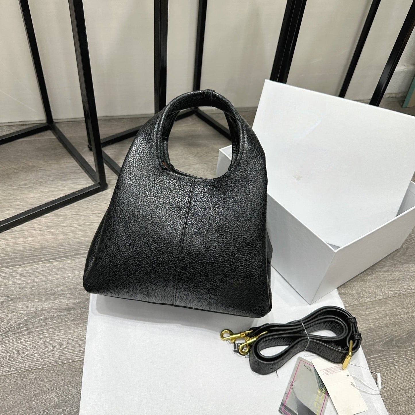 Single shoulder messenger bag retro handbag vegetable basket bag have a shoe box