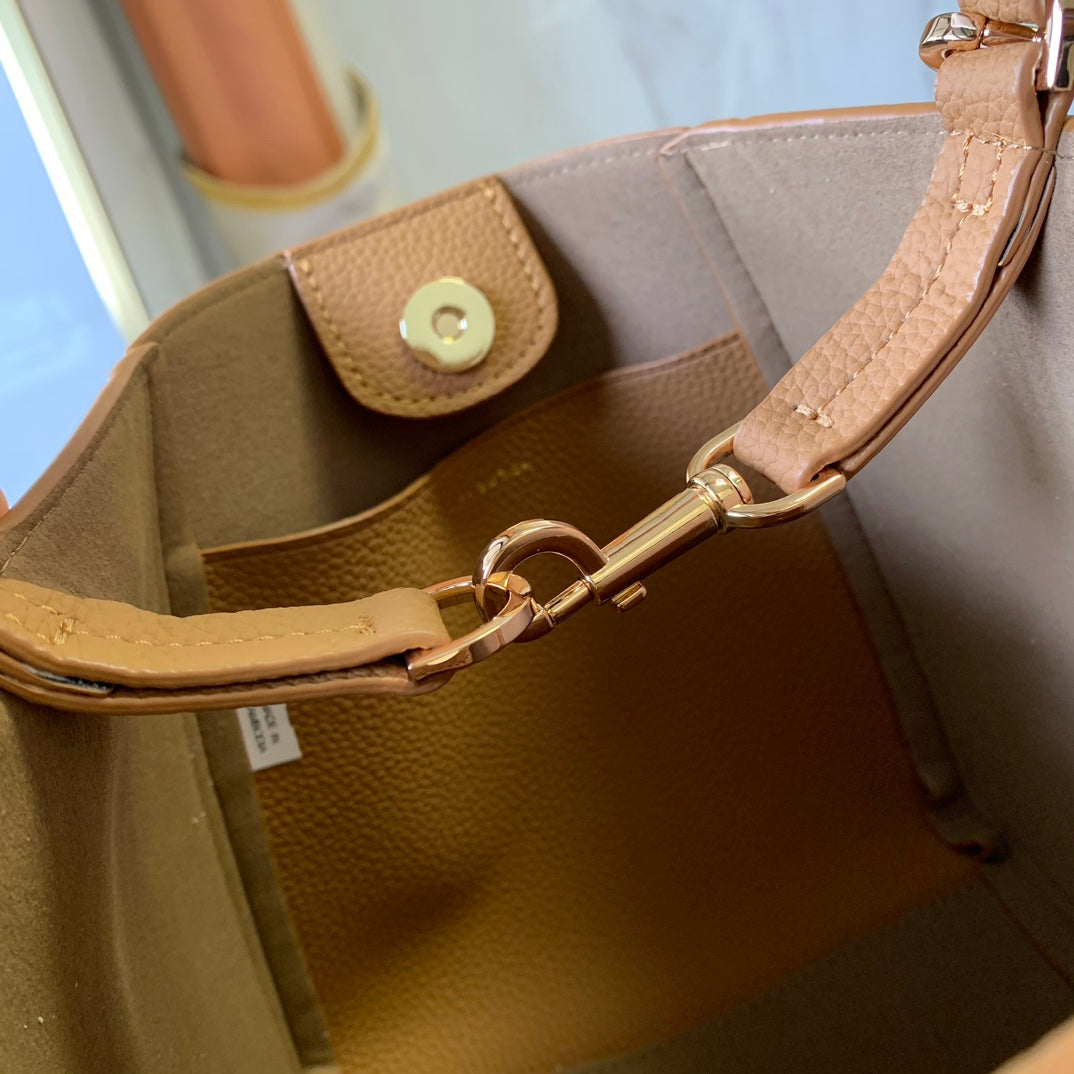 Women's New Fashion Joker Soft Lychee Leather Portable Shoulder Bag Messenger Bag