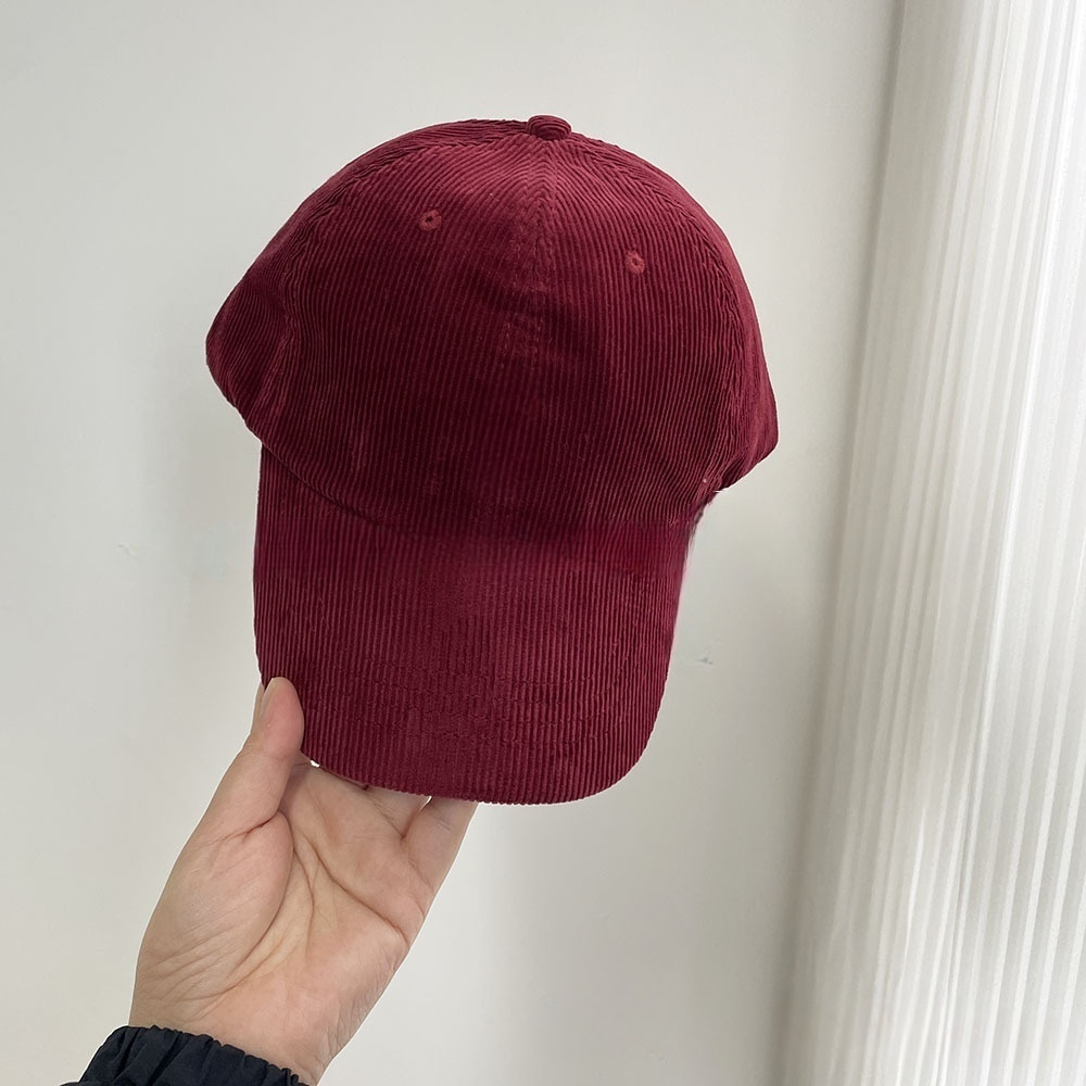 New corduroy baseball cap in autumn and winter