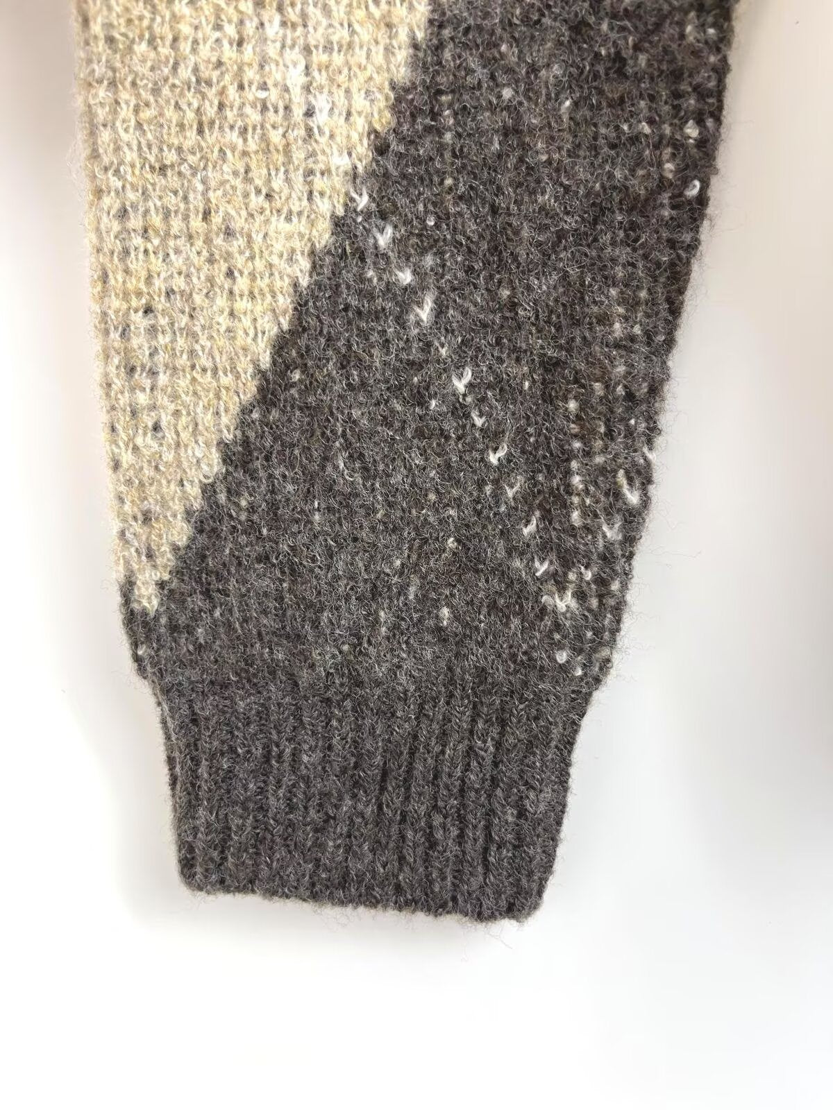 סוודר סרוג ללא כתפיות עם מרקם רך ויהלומים לנשים