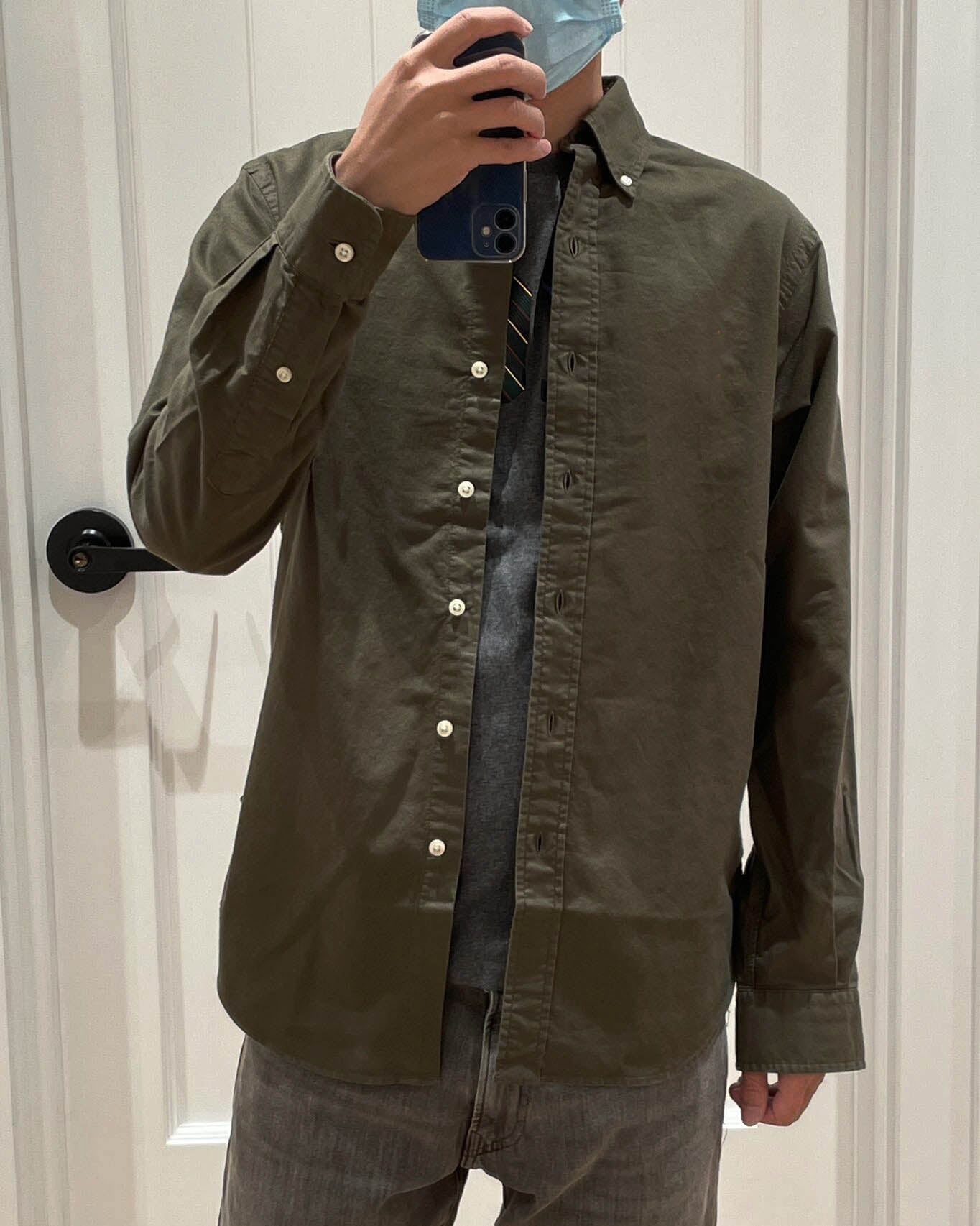 גברים ונשים עם אותה חולצת ג'וקר עם שרוולים ארוכים וקז'ואלית חדשה לזוג, רקומה מכותנה.