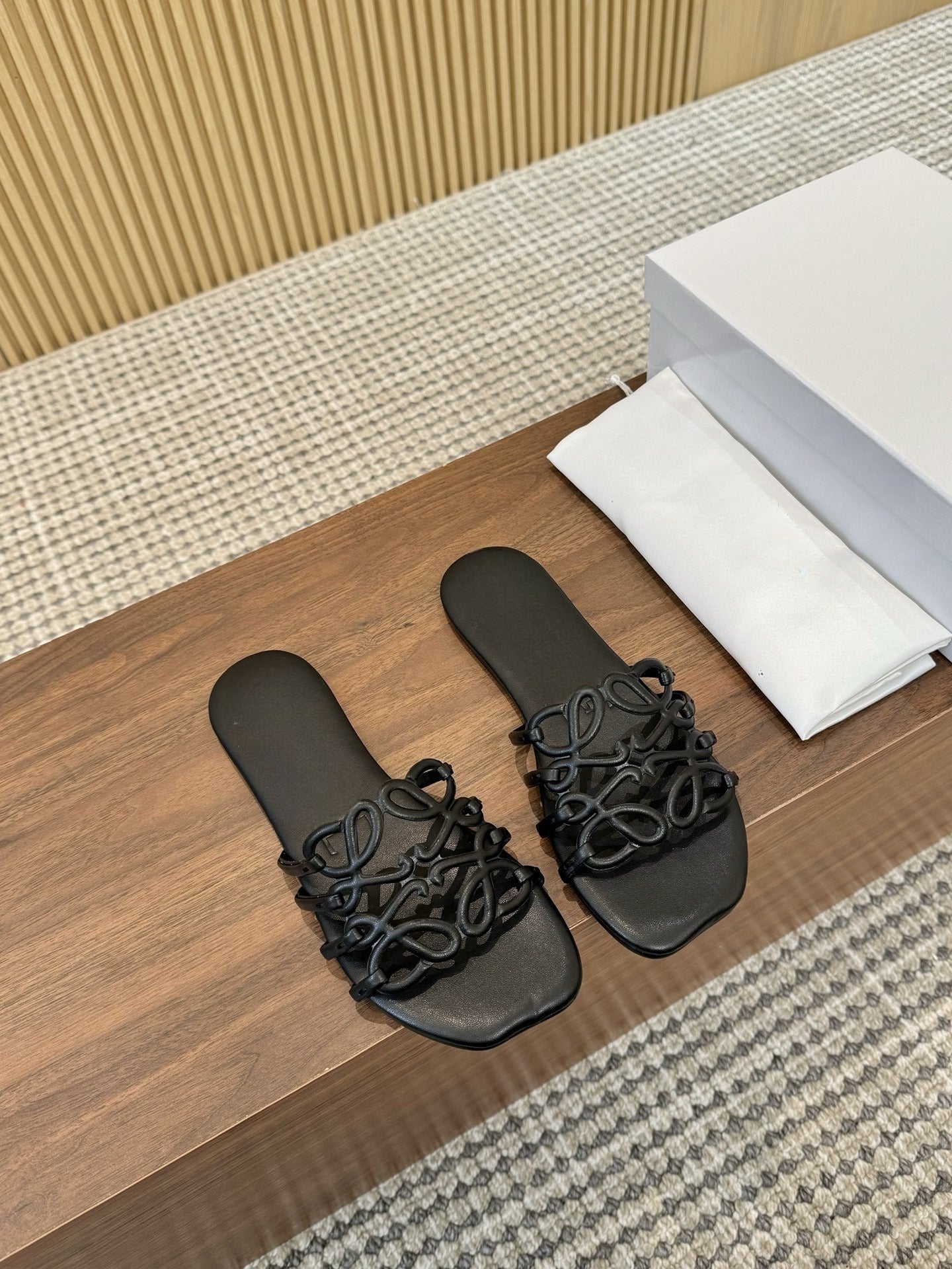 Women's new fashion Joker hollow design thin bottom flat slippers sandals  have a shoe box