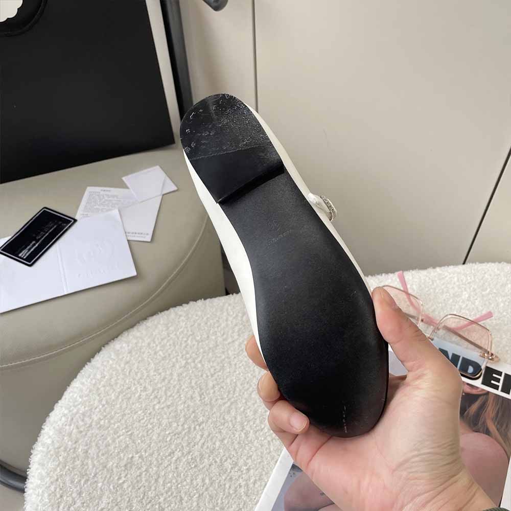 Women's New Fashion Joker Round Head Contrast with Bare Instep Mary Jane Thin Shoes Have A Shoe Box.