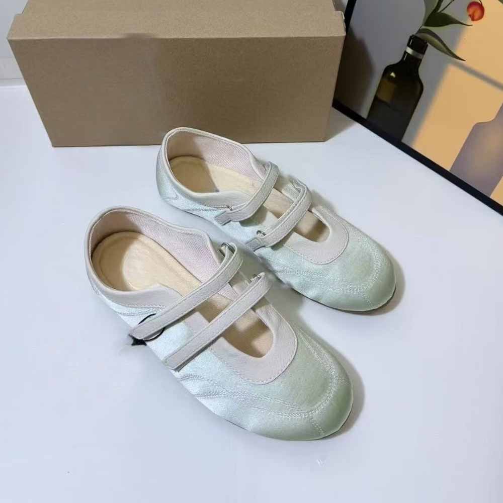 Women's New Fashion Joker Sports Shallow Joker Hook and Loop Design Ballet Style Women's Shoes.