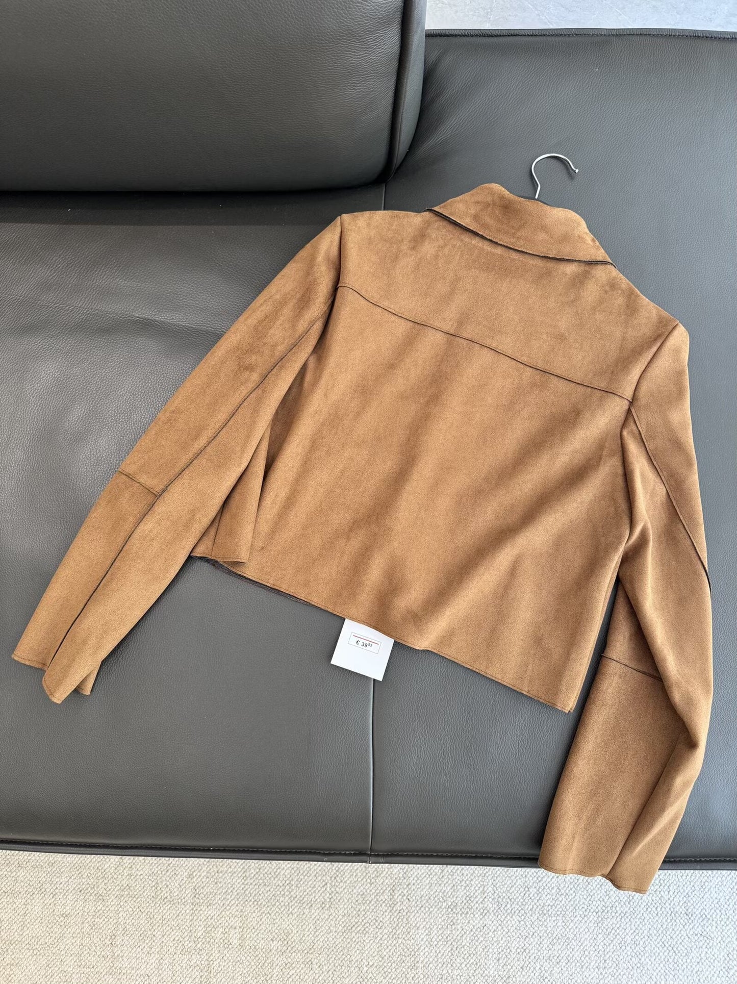 מעיל קצר עם רוכסן ואפקט עור אנטי-זמש לנשים לשנת 2025