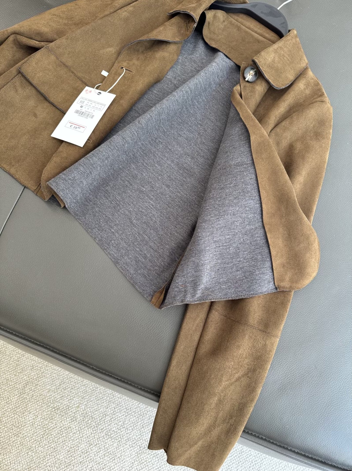 מעיל קצר עם רוכסן ואפקט עור אנטי-זמש לנשים לשנת 2025