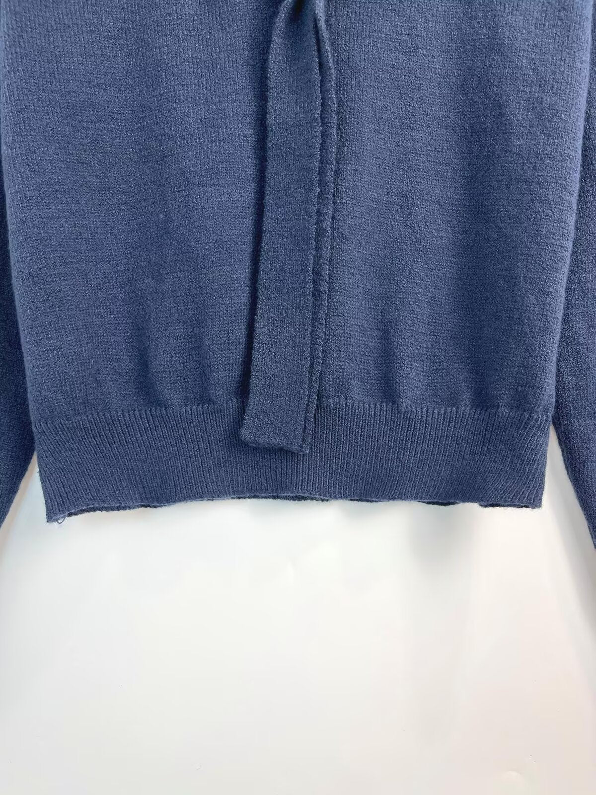 סוודר סריג קצר עם צווארון טלאים מנוגד לנשים