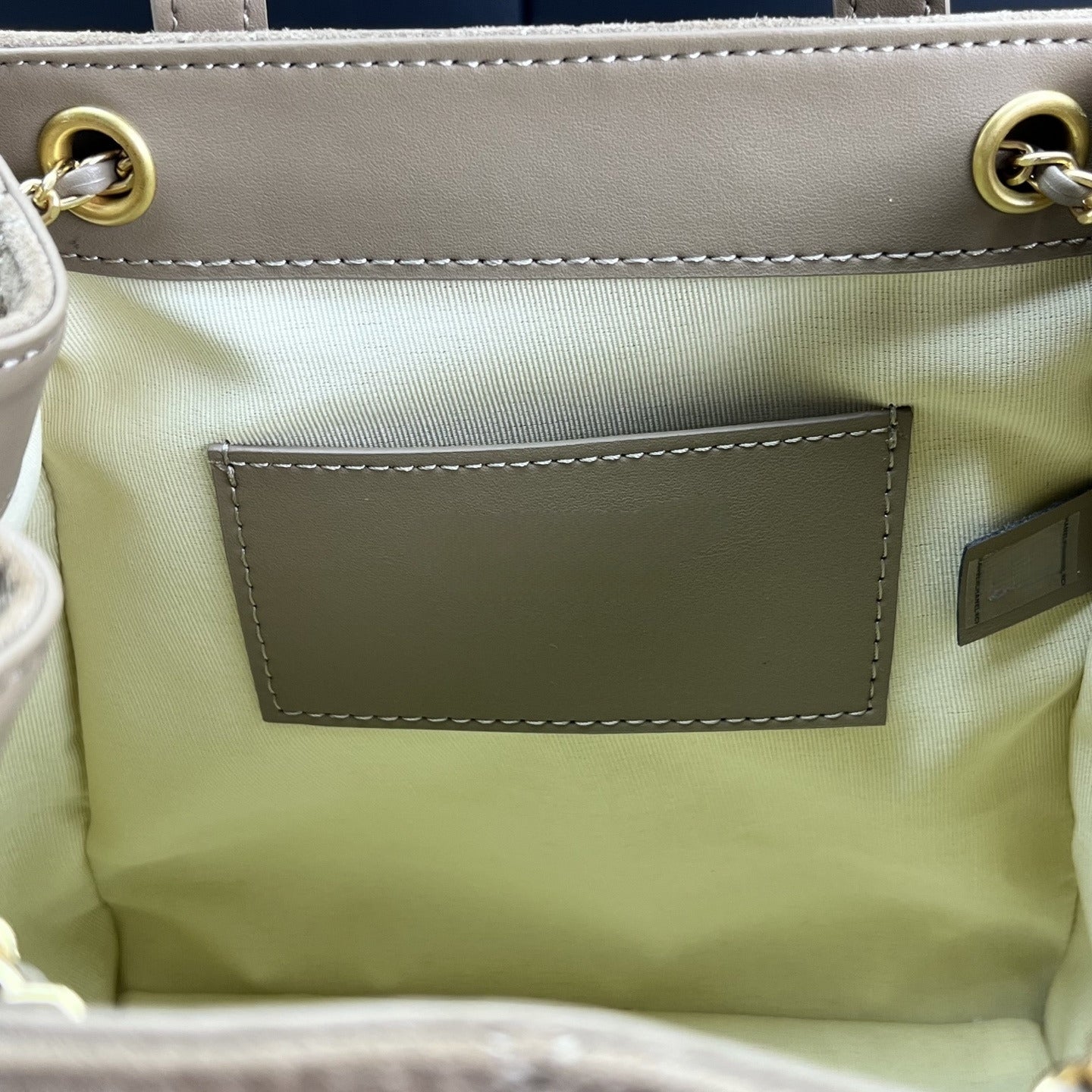 Women's new Joker high-capacity suede leather drawstring chain design backpack