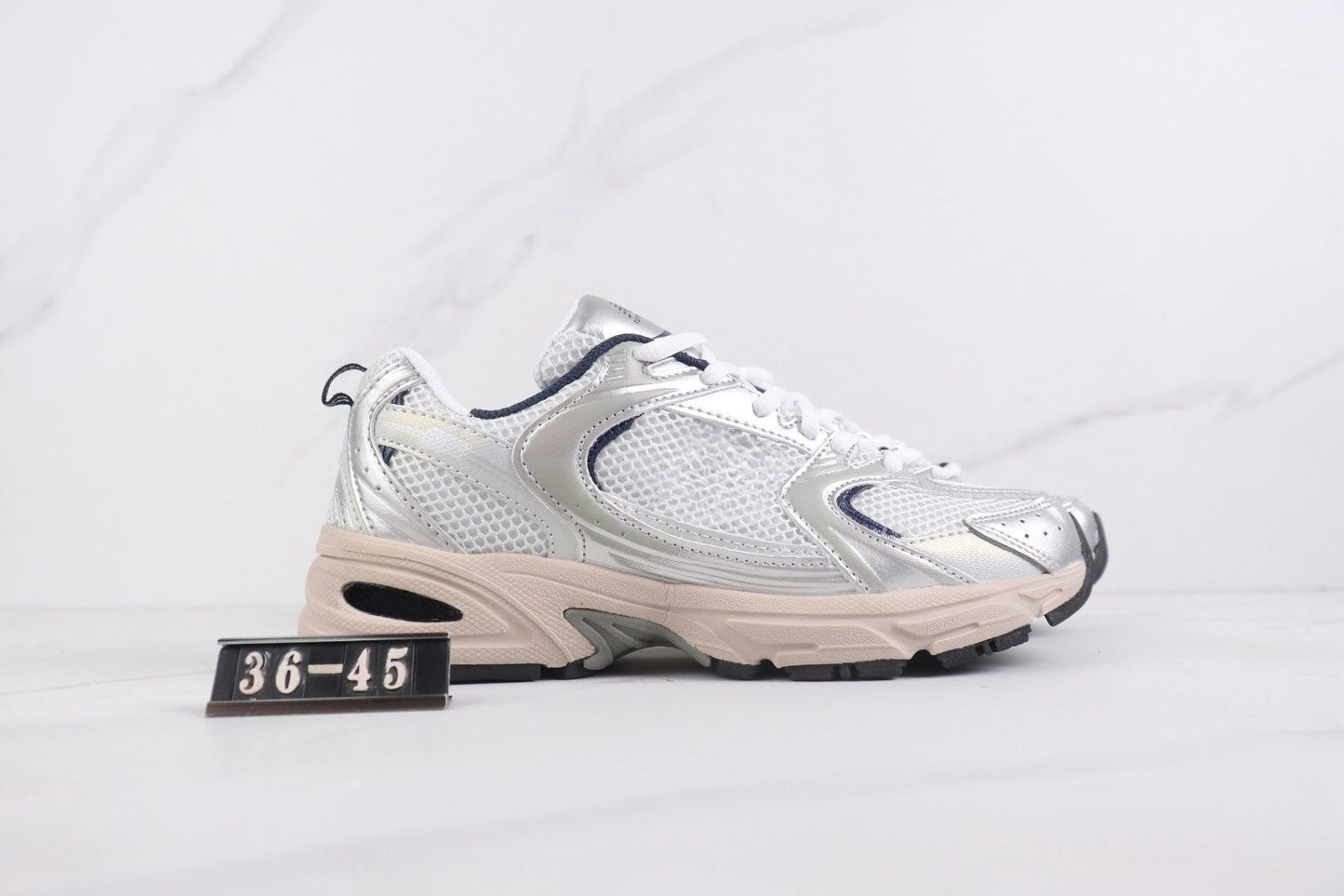 Men's and Women's New Casual Joker Sneakers Fabric Breathable Wear-resistant Non-slip Comfortable Running Shoes.