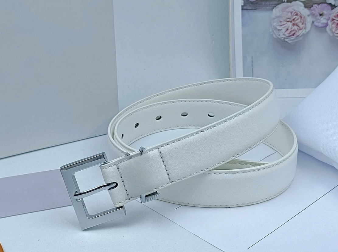 חגורת חגורה דקה לנשים בעיצוב אבזם סיכה רב-צבעי עם סיכת ג'וקר אופנתית מזדמנת