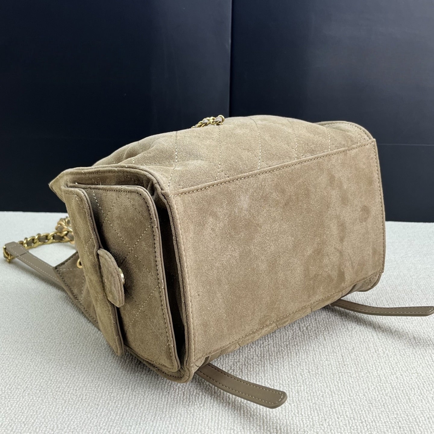 Women's new Joker high-capacity suede leather drawstring chain design backpack