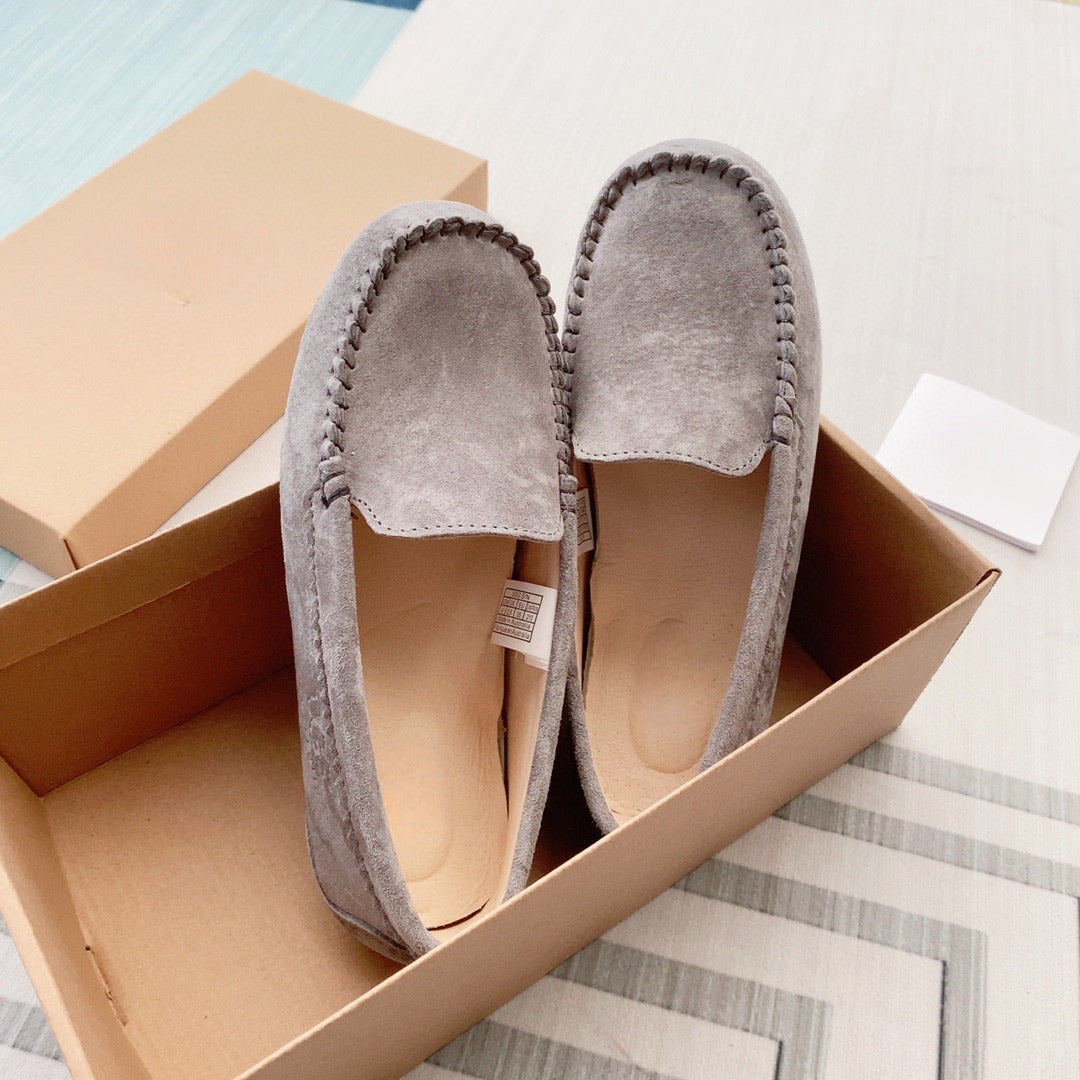 Women's New Fashion Joker Casual Comfortable Shallow Design Flat Shoes Have A Shoe Box.