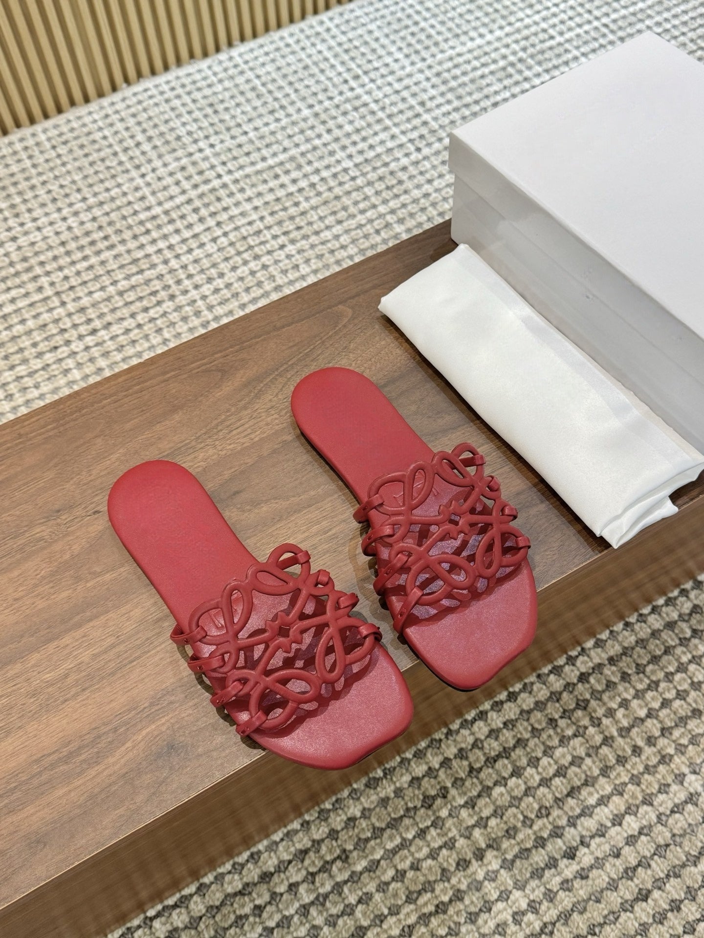 Women's new fashion Joker hollow design thin bottom flat slippers sandals  have a shoe box