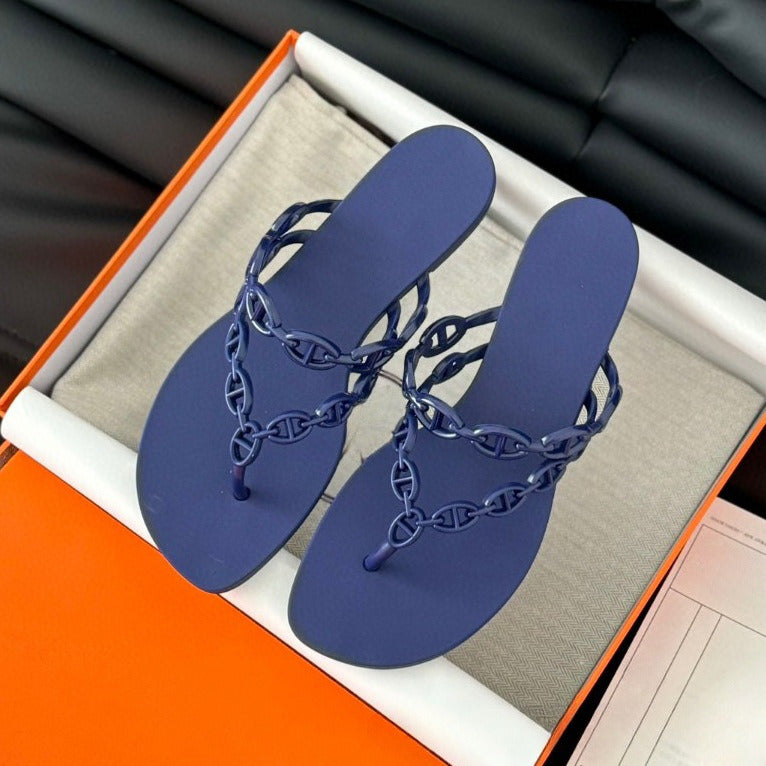 Women's new versatile flip-flops low-heeled sandals have a shoe box