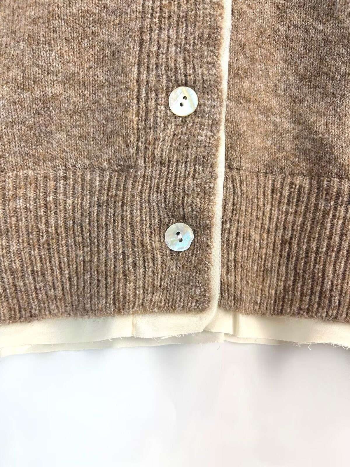 קרדיגן סרוג עם צווארון O ושרוולים ארוכים וניגודיות לנשים