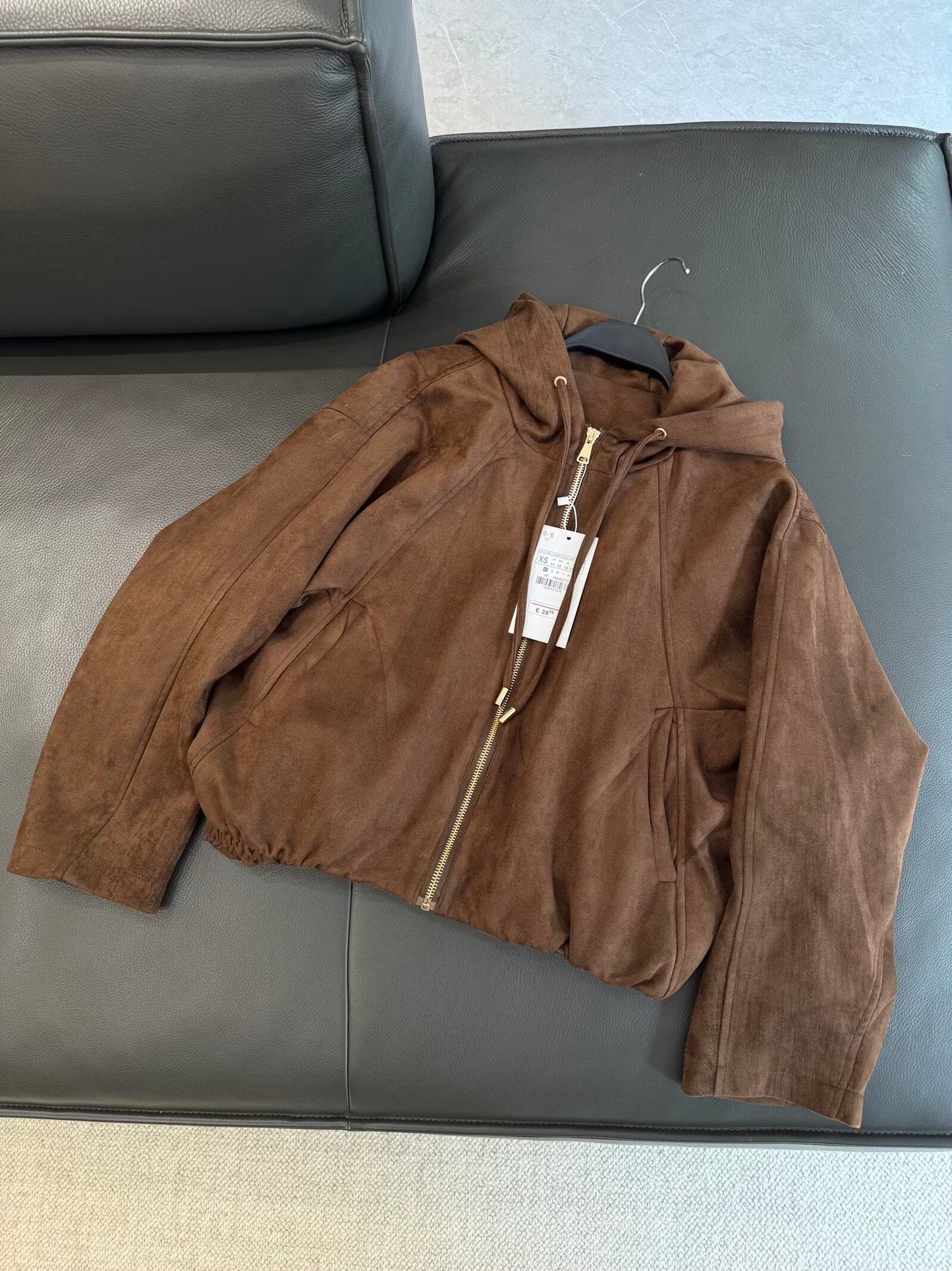 מעיל טיסה עם קפוצ'ון וטקסטורת זמש אופנתית חדשה לנשים