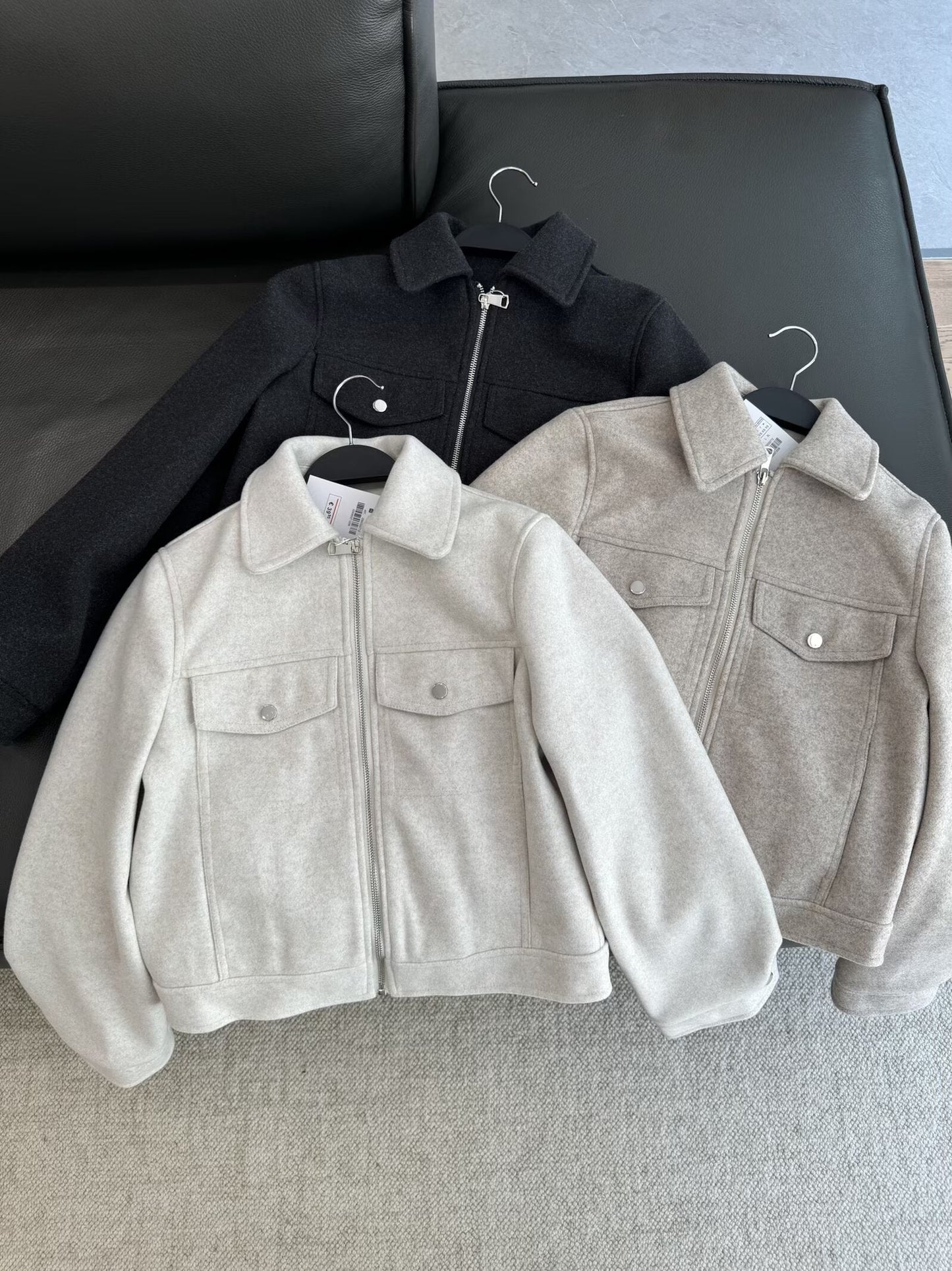 מעיל אופנה חדש לנשים לשנת 2025 עם רוכסן ומרקם רך