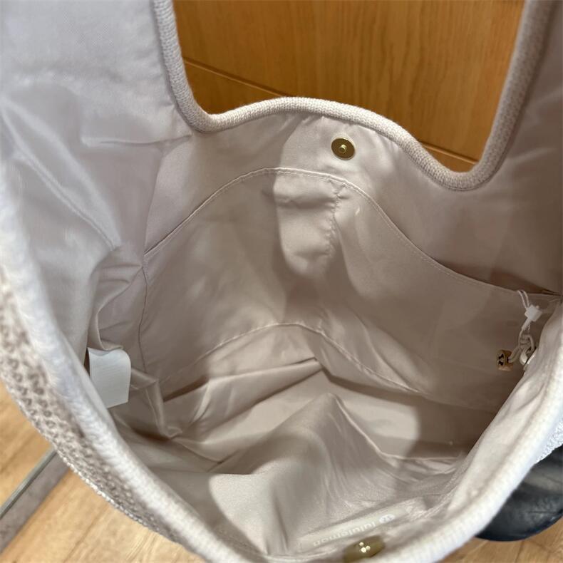 תיק כתף סרוג בעבודת יד בסגנון ג'וקר לנשים של LU