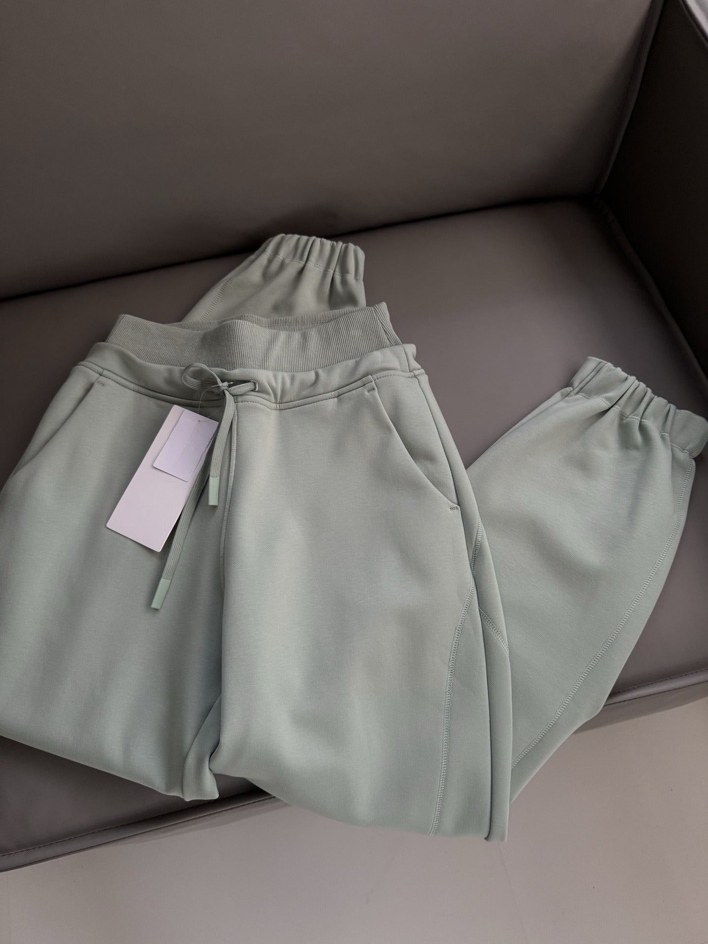 מכנסי ספורט גבוהים עם מותן כפול מוברש לנשים של LU