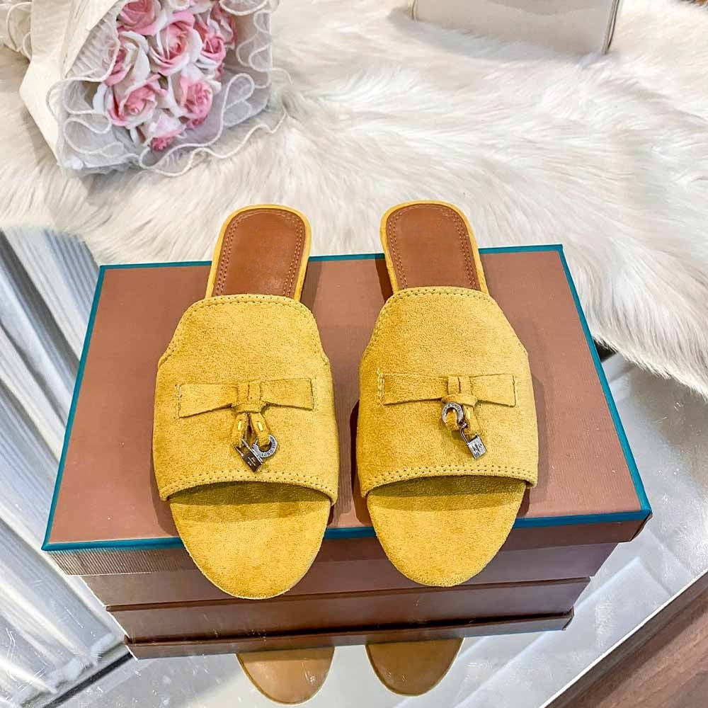 Women's New Temperament Joker Velvet Tassel Pendant Decorated with Thin Slippers and Sandals.