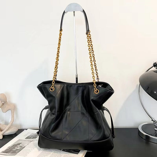 Women's new fashion Joker chain shoulder strap drawstring design large capacity shoulder bag handbag. With box