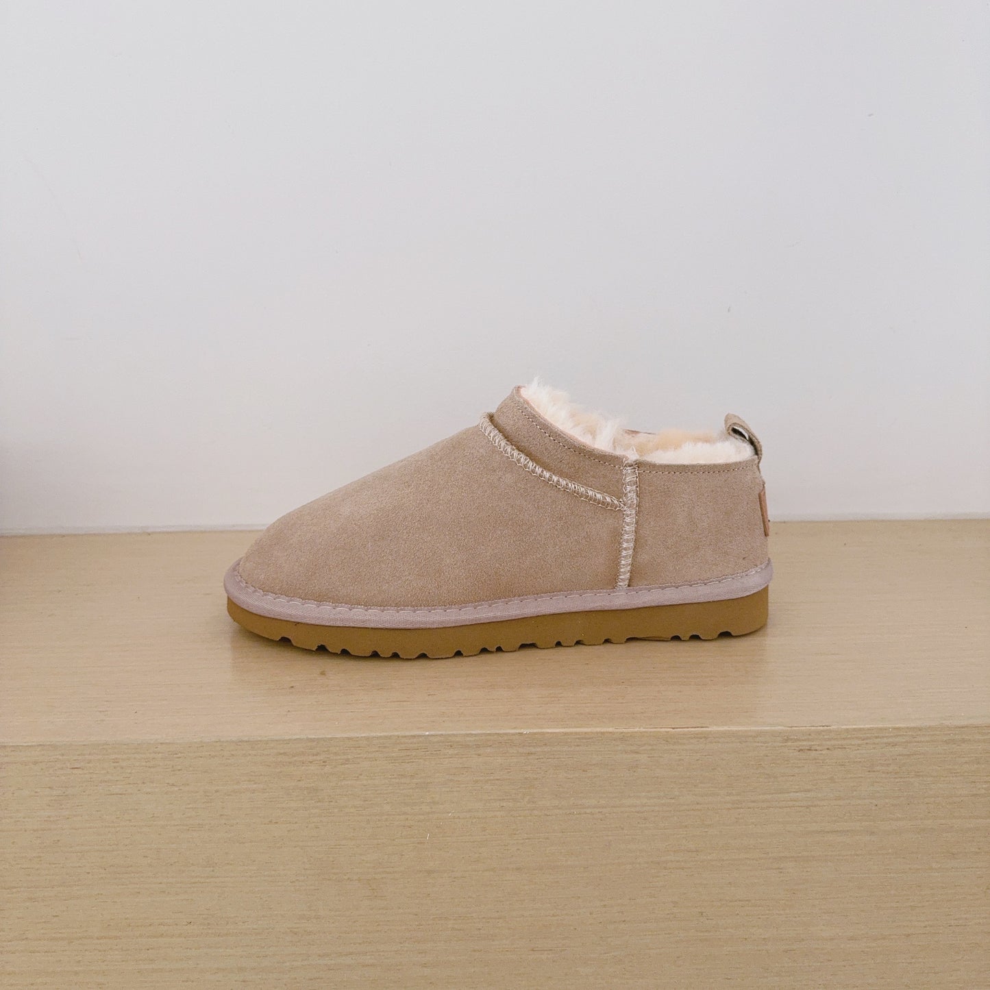 Women's new winter slope short snow boots have a shoe box