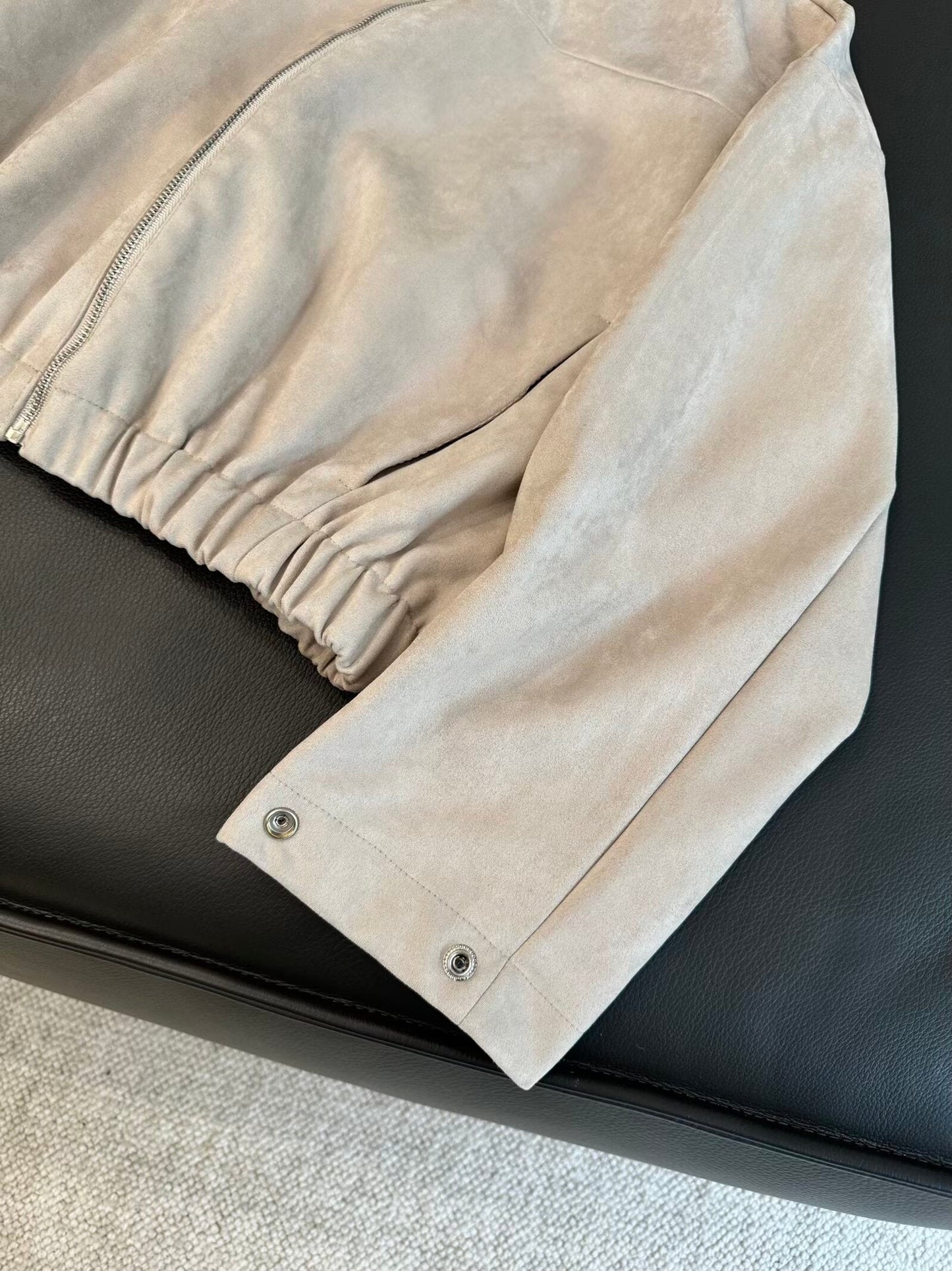 מעיל אופנה חדש לנשים עם רוכסן וצווארון O ואפקט אנטי-זמש