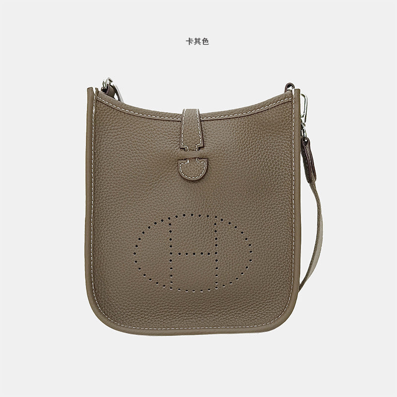 Women's New Fashion Joker Cowhide Shoulder Crossbody Bag with A High Sense of Hollowing Out The Commuter Bag.