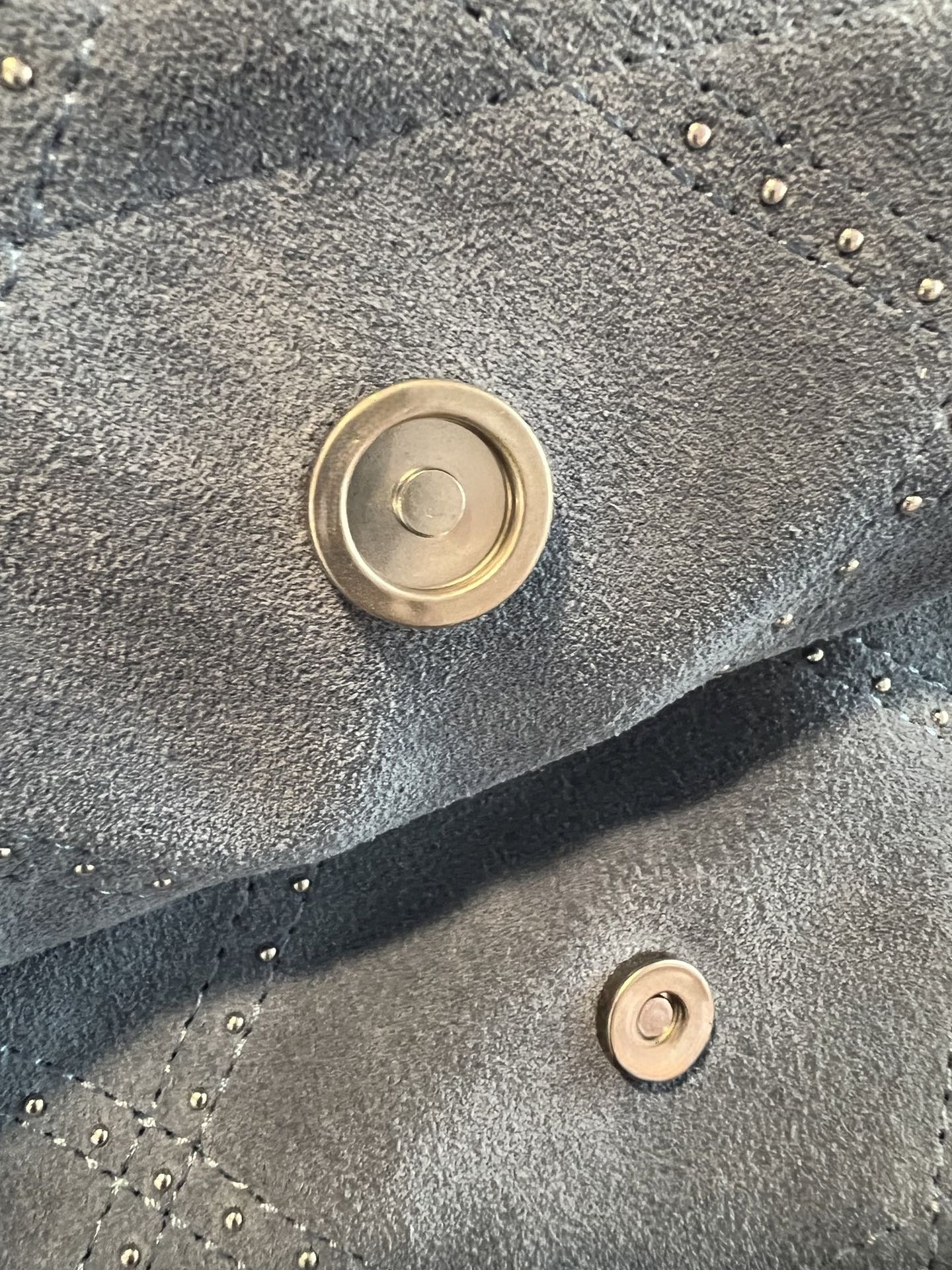 Women's New Joker Large-capacity Suede Drawstring Chain Design Rivet Decorative Shoulder Bag