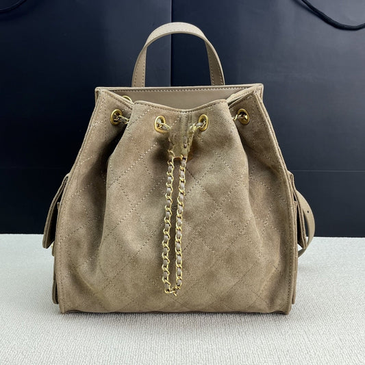 Women's new Joker high-capacity suede leather drawstring chain design backpack