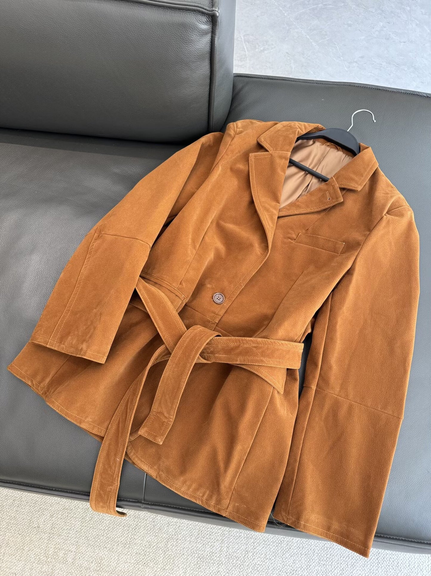 ז'קט חליפה מזמש רופף לנשים לשנת 2025 עם חגורה