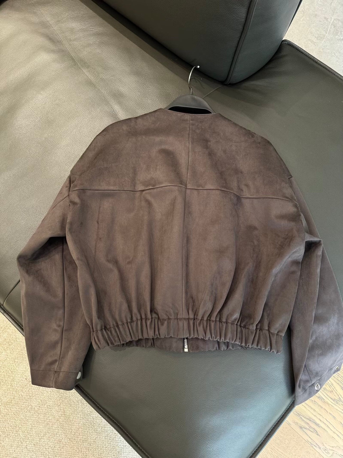 מעיל אופנה חדש לנשים עם רוכסן וצווארון O ואפקט אנטי-זמש