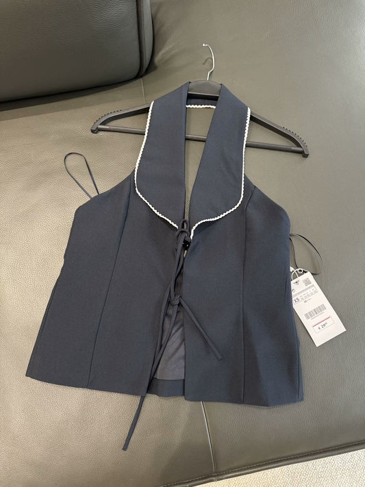 טופ אופנה חדשה לנשים לשנת 2025 עם קשירה וצווארון תלוי