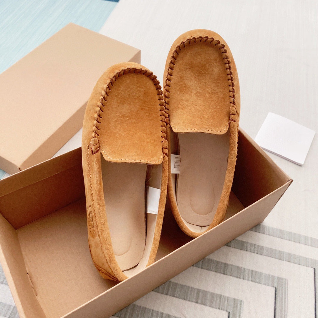 Women's New Fashion Joker Casual Comfortable Shallow Design Flat Shoes Have A Shoe Box.