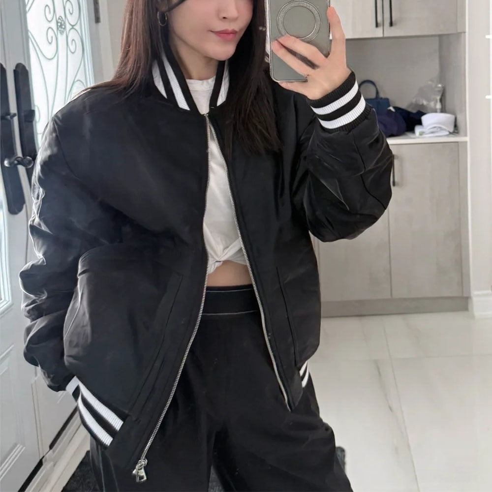 מעיל בייסבול חדש לנשים עם פסים רחבים בגזרה רפויה של ג'וקר מכותנה בהירה