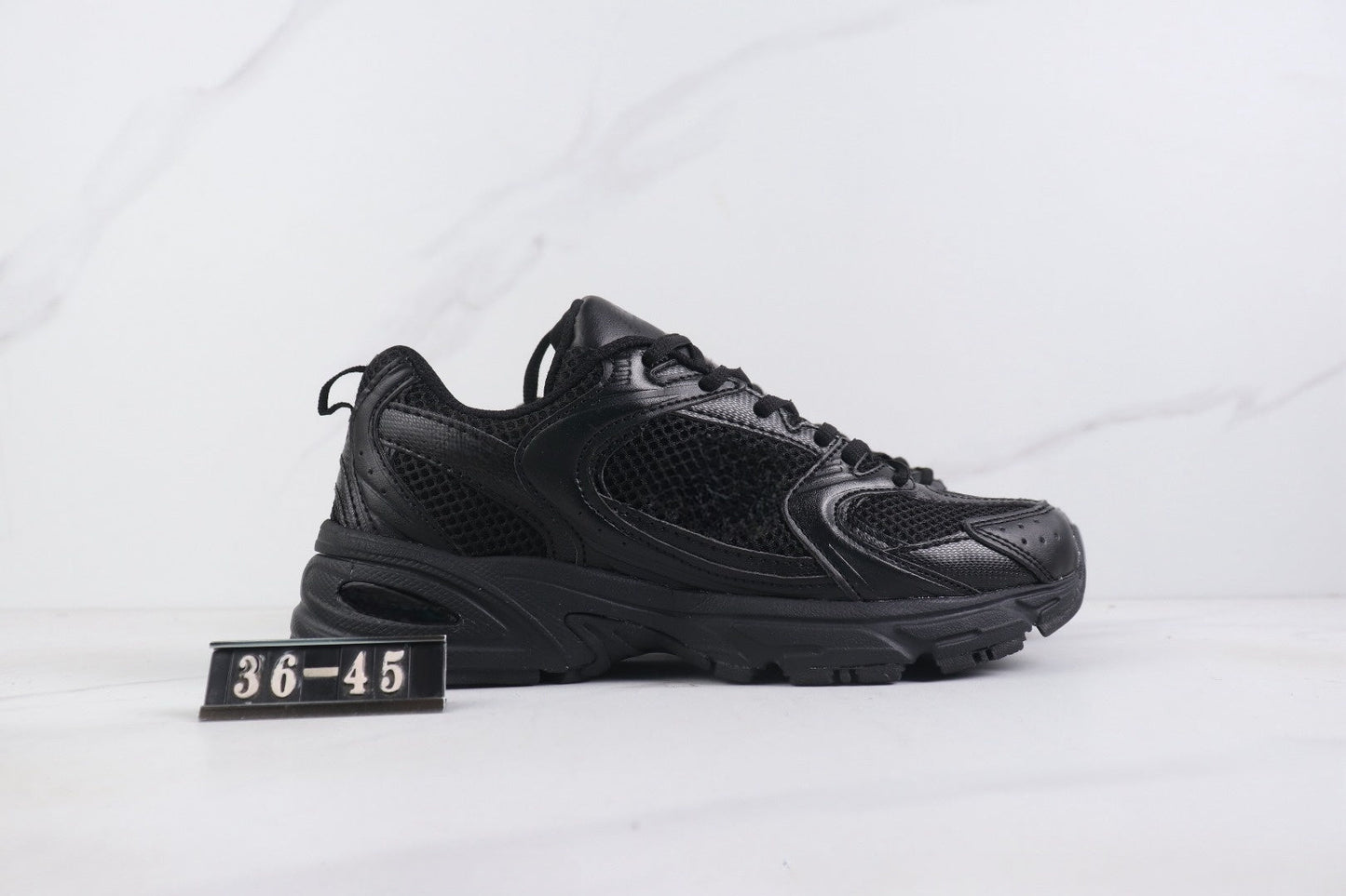 Men's and Women's New Casual Joker Sneakers Fabric Breathable Wear-resistant Non-slip Comfortable Running Shoes.