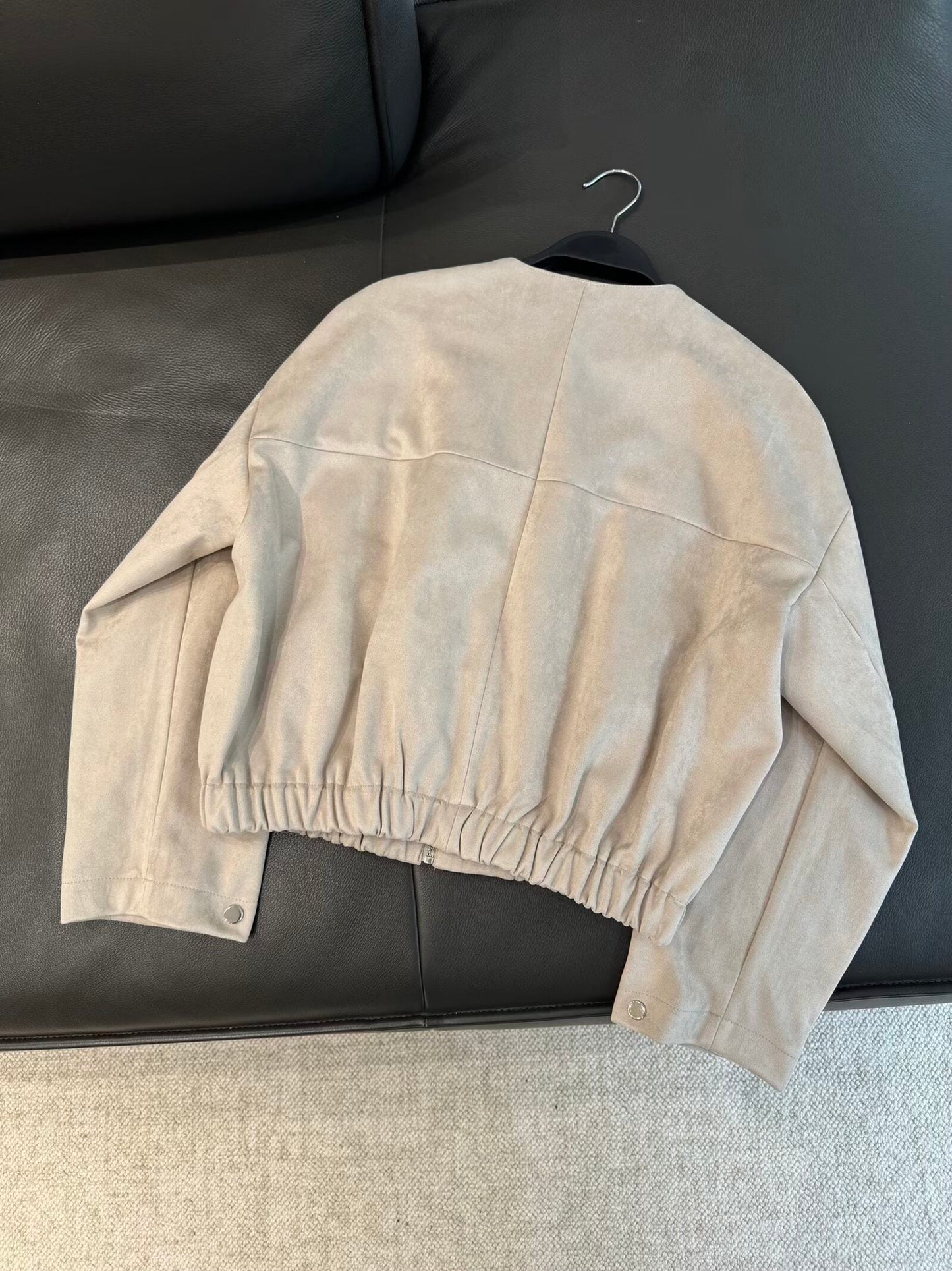 מעיל אופנה חדש לנשים עם רוכסן וצווארון O ואפקט אנטי-זמש