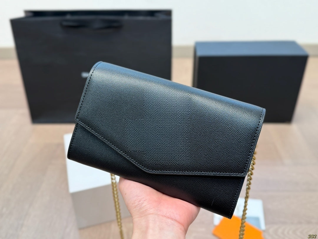 תיק כתף עם רצועת שרשרת ג'וקר חדש לנשים