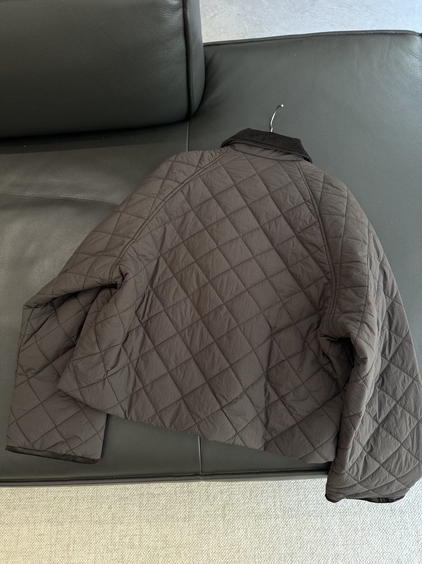 ז'קט קורדרוי עם דש אלכסוני בגזרת יהלומים רופפת לנשים, אופנת חורף