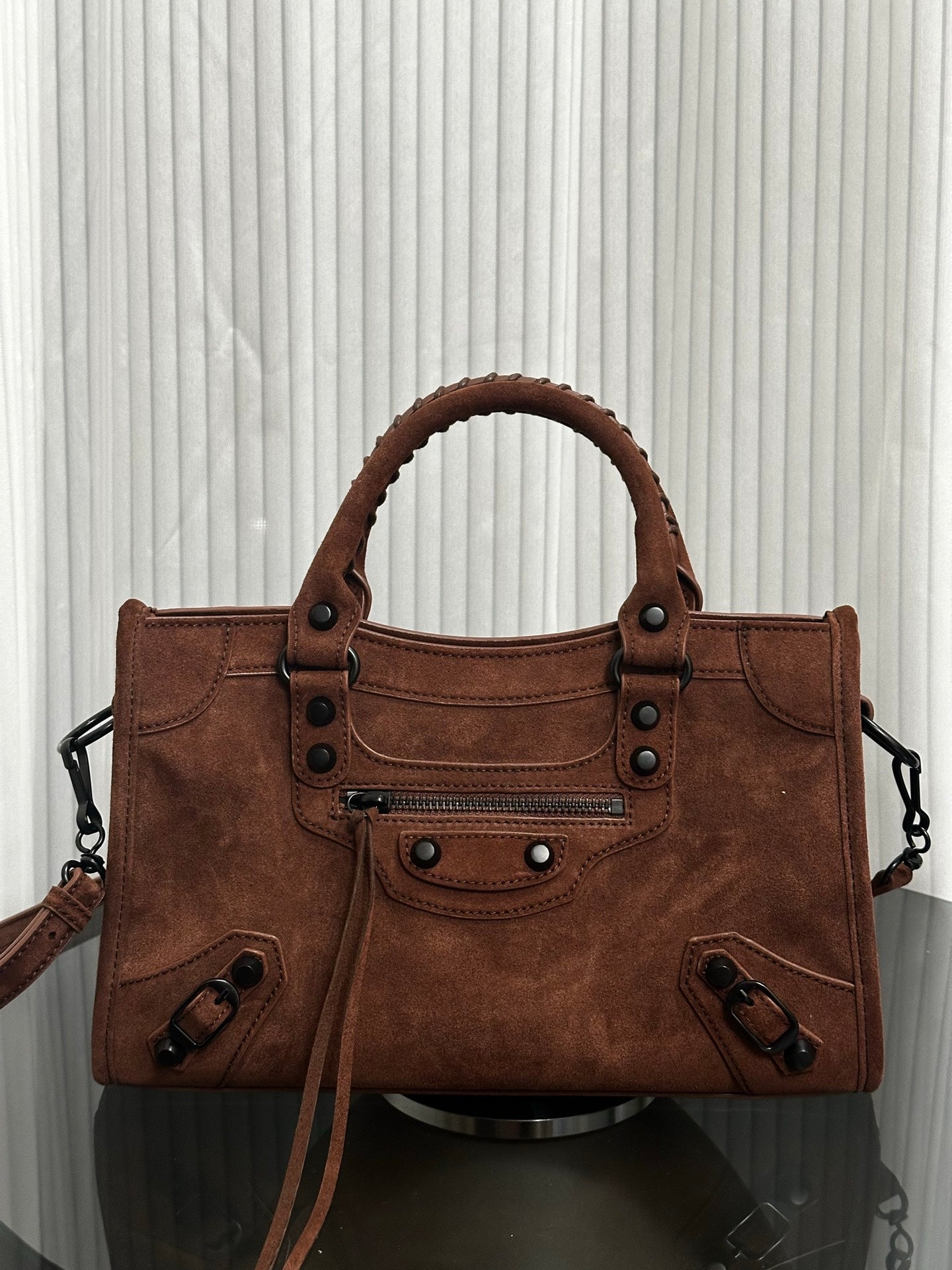 Women's New Fashion Joker Large-capacity Retro Zipper Rivet Decorative Shoulder Bag Messenger Bag