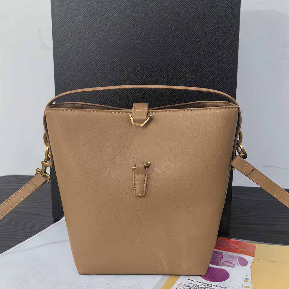 תיק דלי לנשים עם קופסה, תיק אופנה חדשה עם קיבולת גדולה של ג'וקר ואביזרים של אותיות