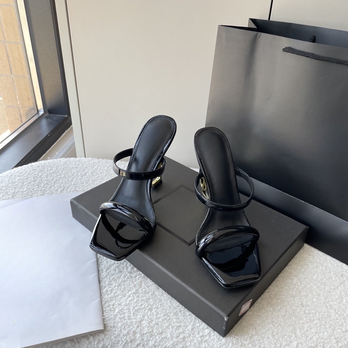 Women's New Fashion Temperament Joker Letters Metal Heel Design High Heels Sandals have a shoe box