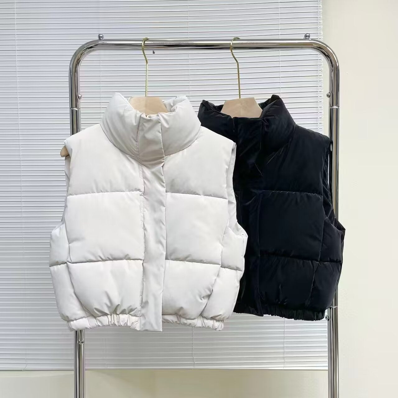 Women's short standing collar sleeveless cotton vest