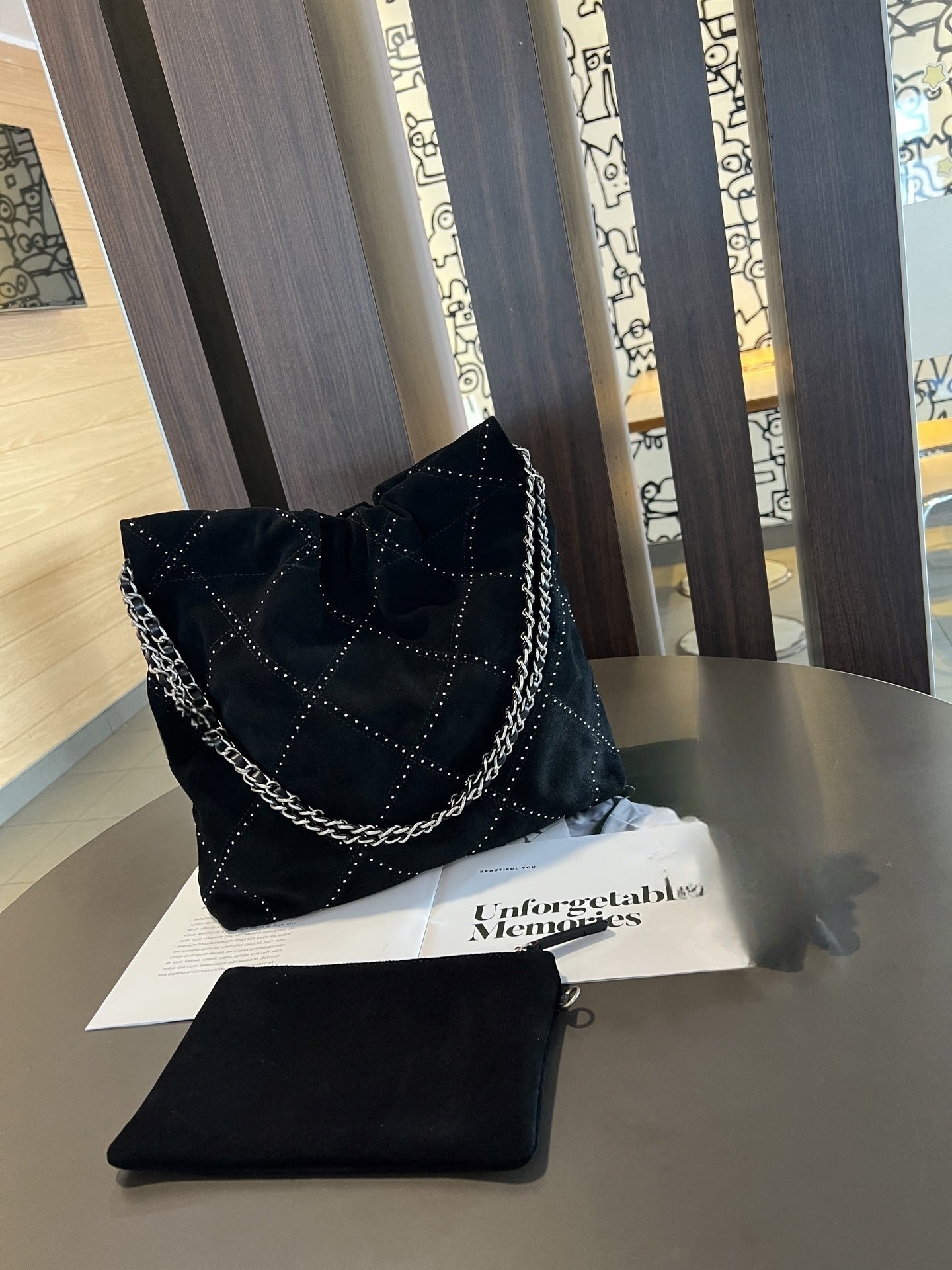 Women's New Joker Large-capacity Suede Drawstring Chain Design Rivet Decorative Shoulder Bag