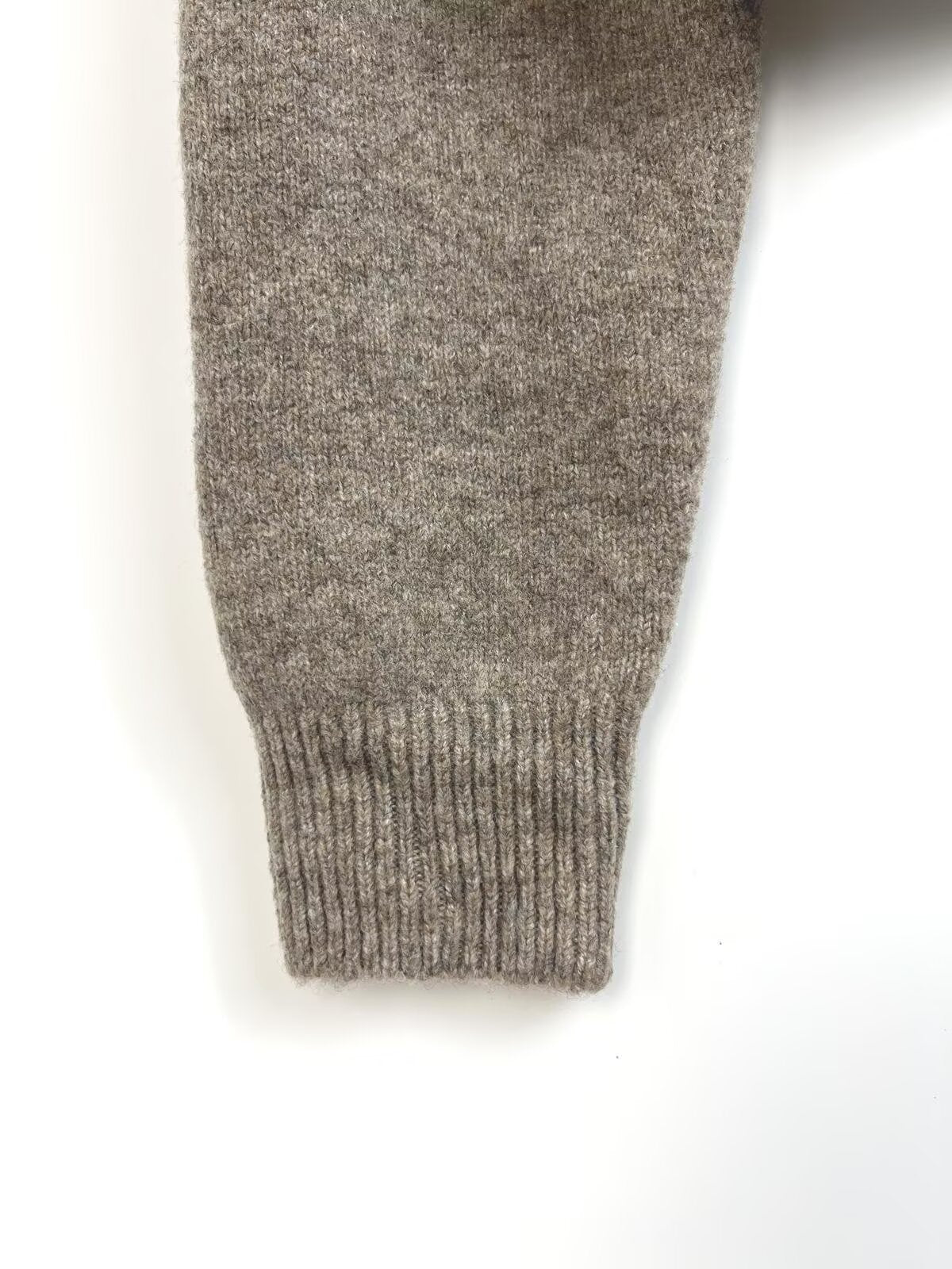 קרדיגן סרוג קצר עם צווארון O ושרוולים ארוכים לנשים