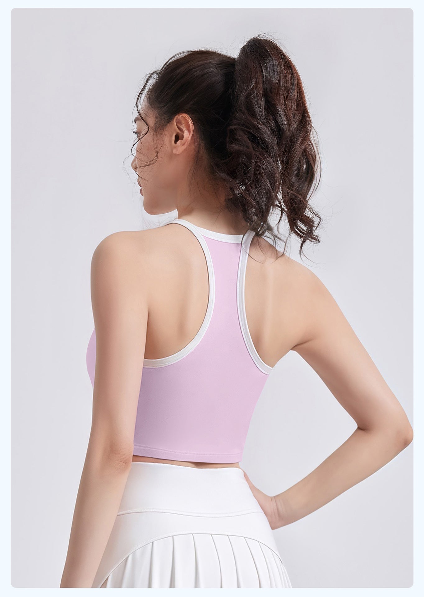 גופיית ספורט חדשה ואופנתית לנשים של LU, ג'וקר, עם גב יפהפה, עמידה בזעזועים.