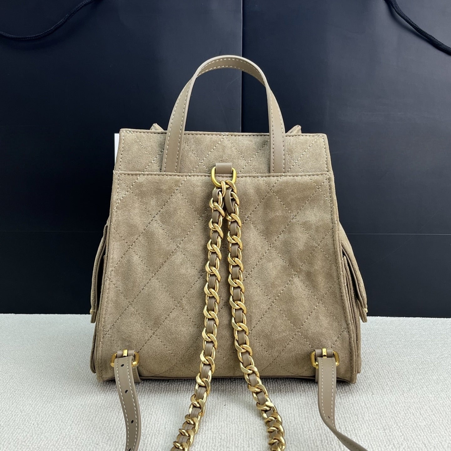 Women's new Joker high-capacity suede leather drawstring chain design backpack