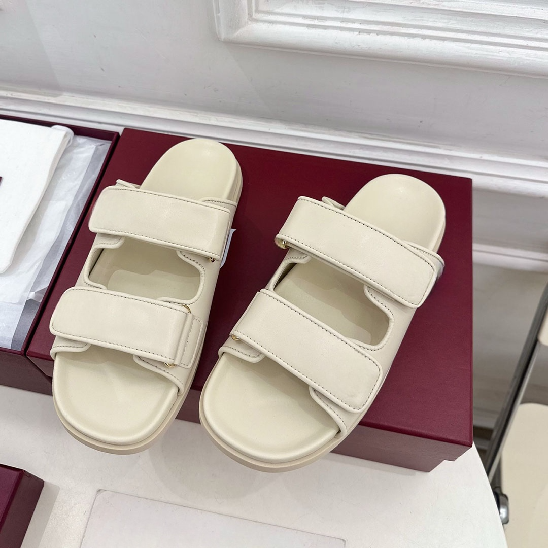 2026 women's new rhinestone decorative hook and loop beach sandals With shoe box