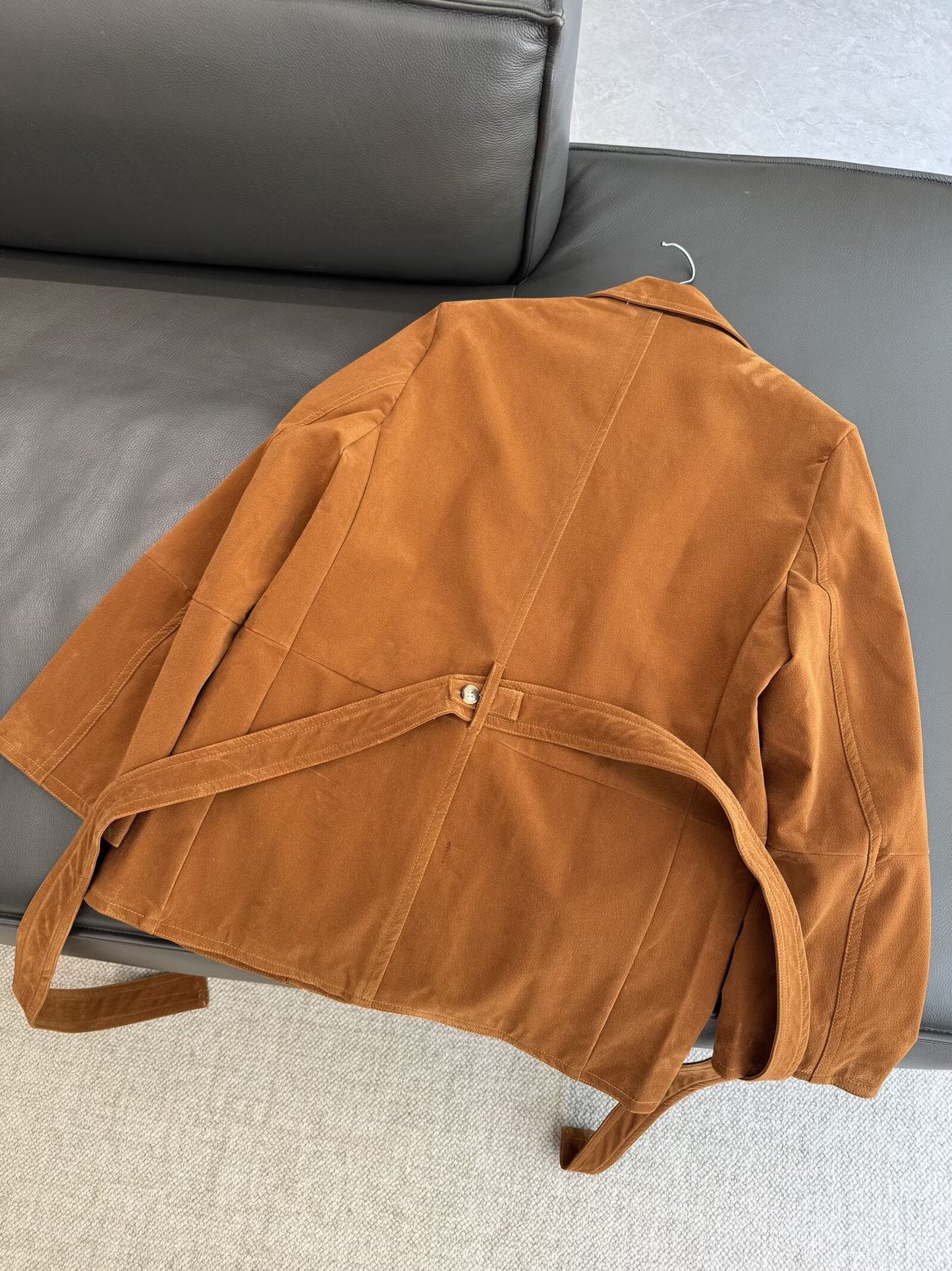 ז'קט חליפה מזמש רופף לנשים לשנת 2025 עם חגורה