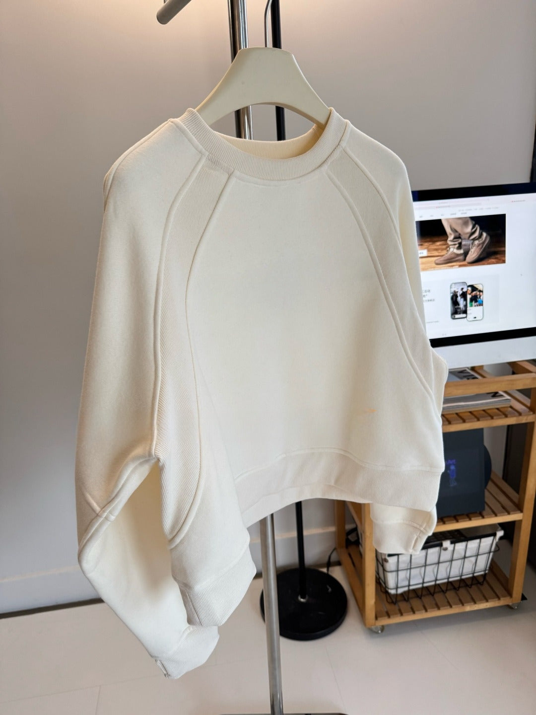 LU Women's round neck wide short sweater